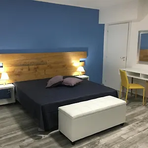 https://appartamento-storico-37.sicilyhotelsitaly.net
